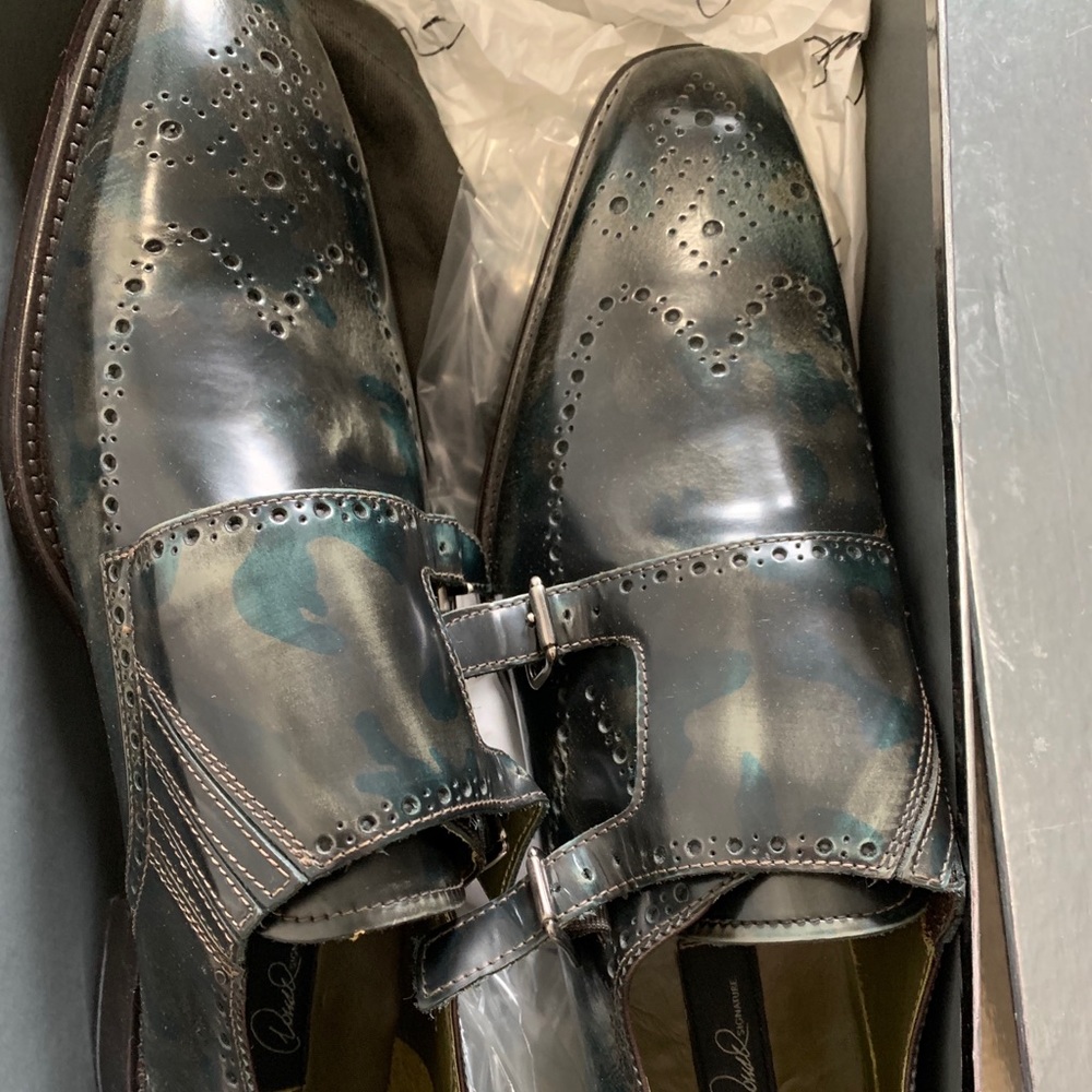 Donald J. Pliner men’s dress shoes. Size 11.